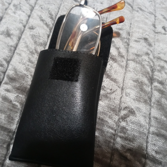 Readers - Picture 6 of 6